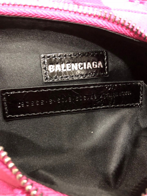 Ba*len*cia*ga women
