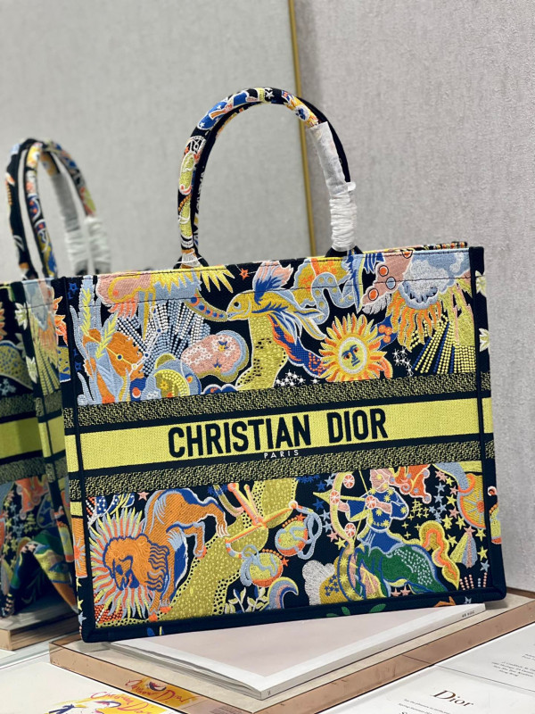 large D*or book tote