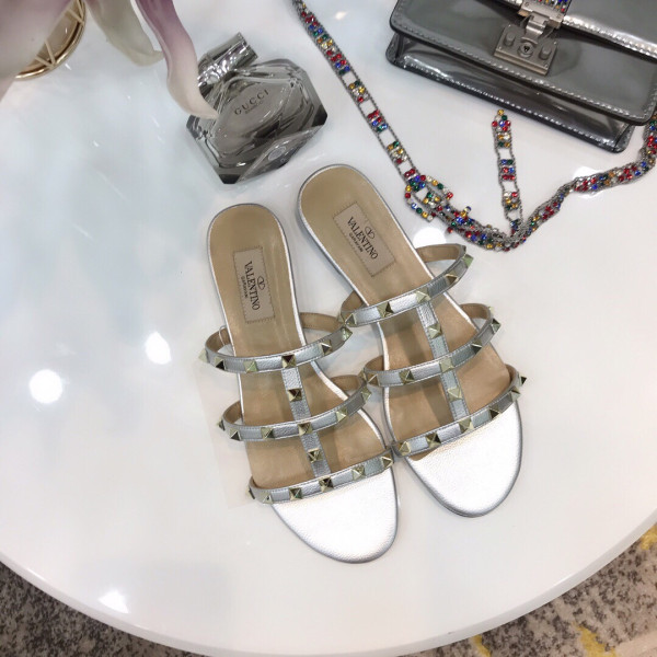 VALENTINO ROCKSTUD CALFSKIN LEATHER SLIDE SANDAL