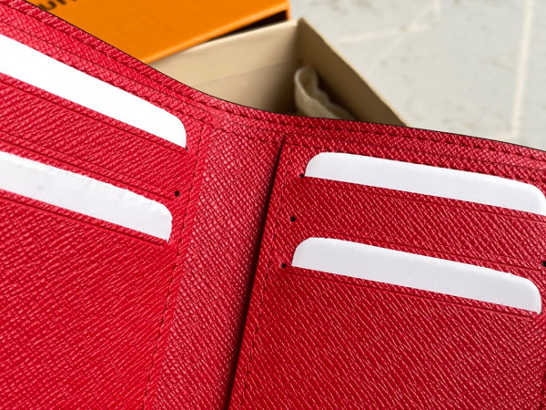 l**is V*t*n victorine wallet