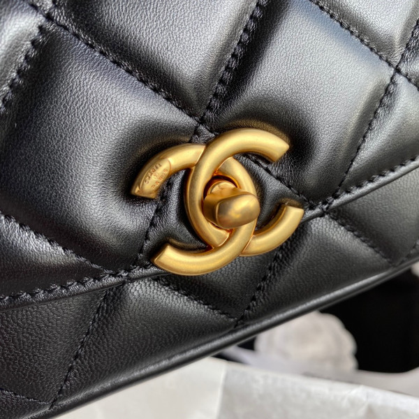 CL SMALL FLAP BAG