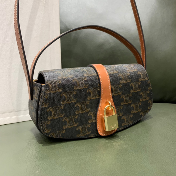 Ce**e clutch on strap