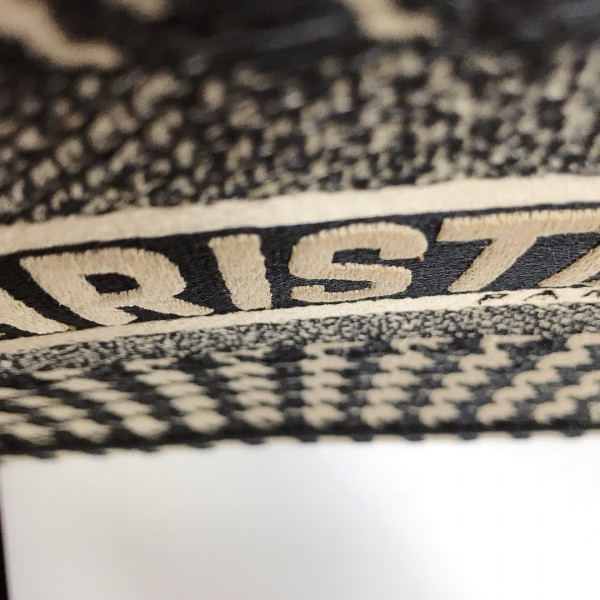 medium D*or book tote