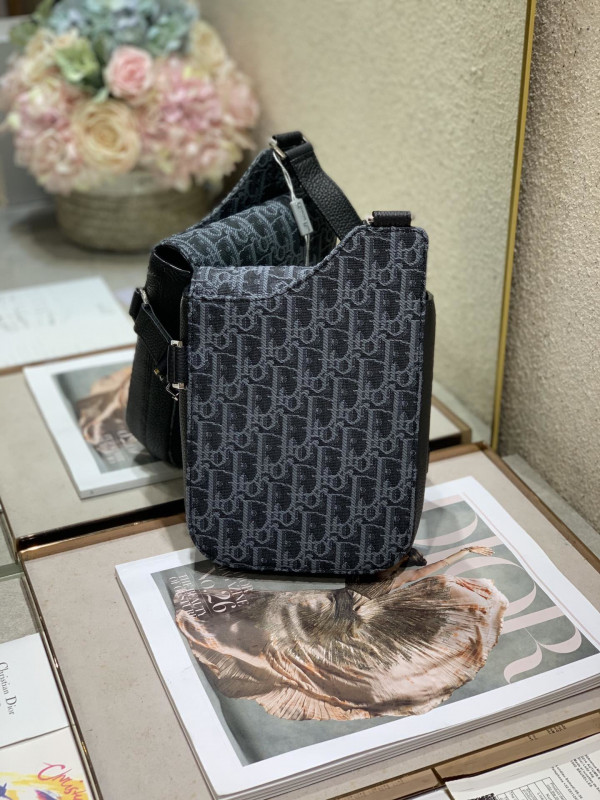 D*or saddle pouch