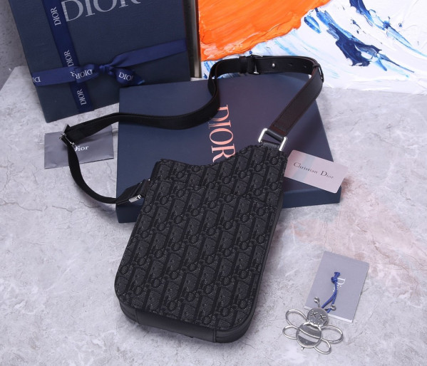D*or saddle pouch