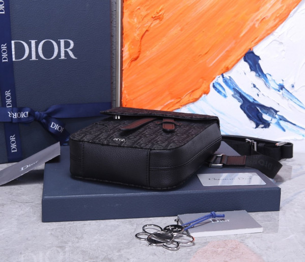 D*or saddle pouch