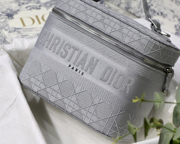 D*or vanity case-24-17-13.5cm