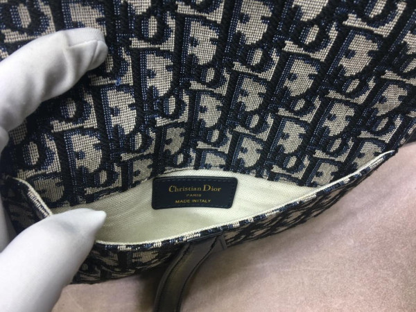 D*or oblique belt bag