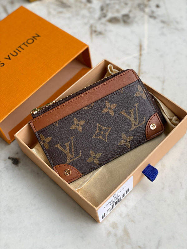 l**is V*t*n multi card holder trunk