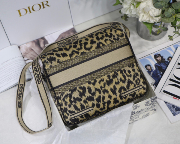 D*orcamp bag