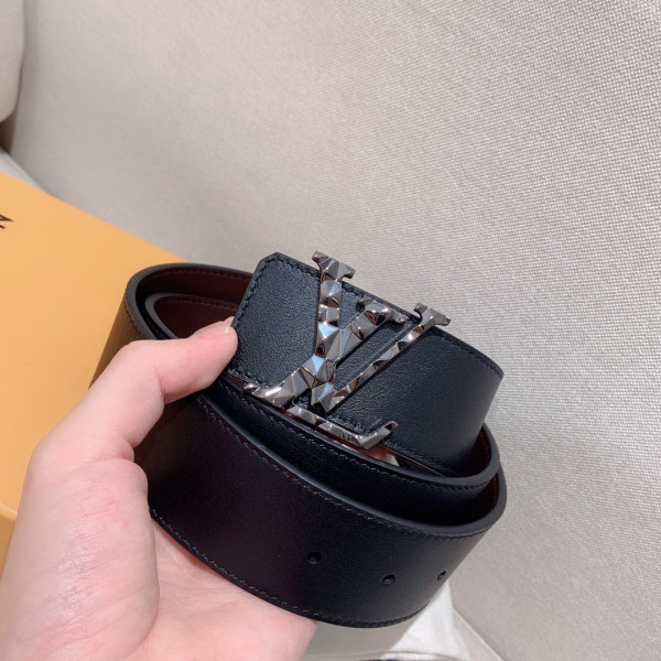 l**is V*t*n belt