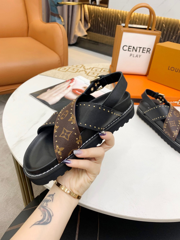 l**is V*t*n women"s paseo flat comfort sandal