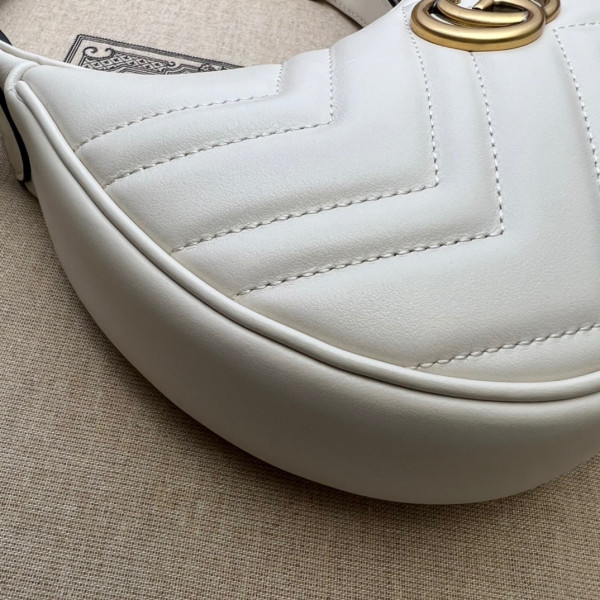 G*u*i gg marmont half-moon-shaped mini bag