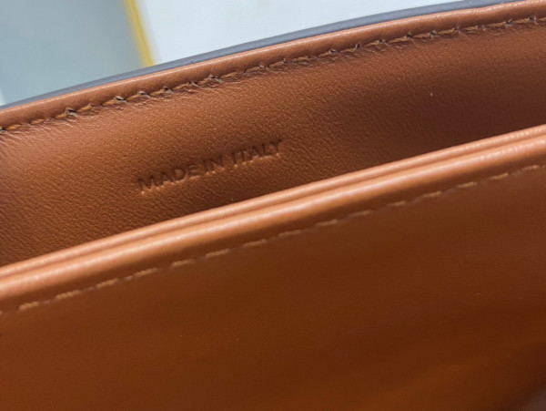 Ce**e teen triomphe bag