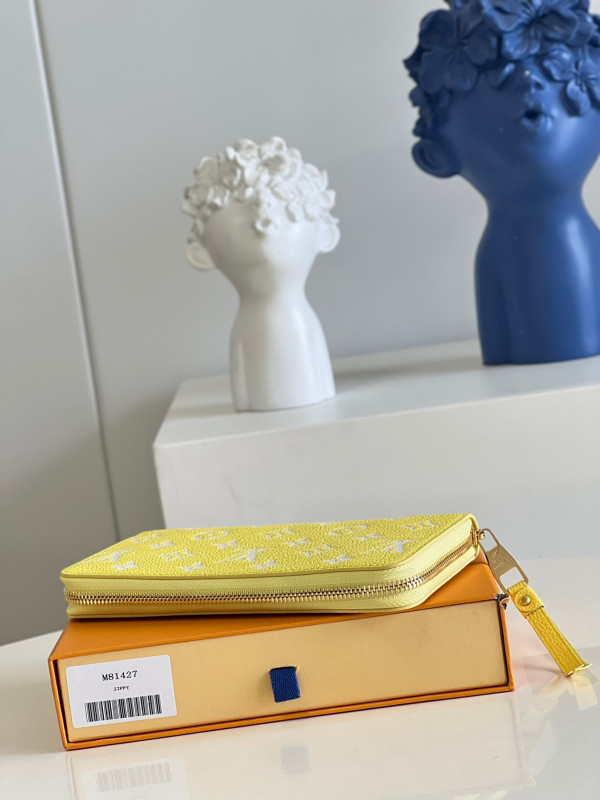 l**is V*t*n zippy wallet