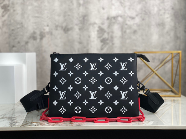 l**is V*t*n coussin pm