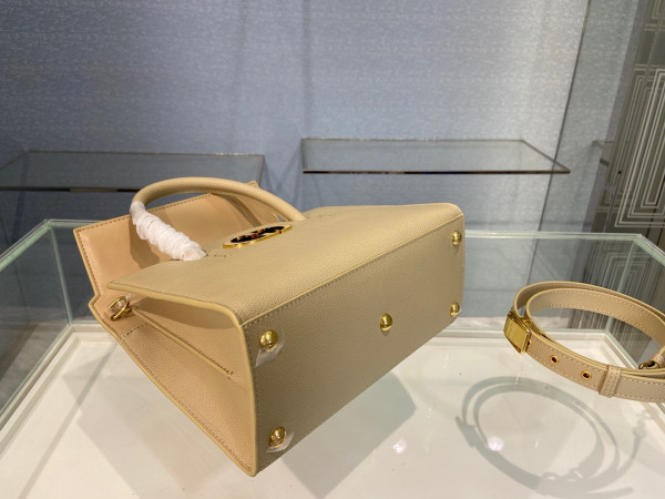 D*or large st honorÉ tote