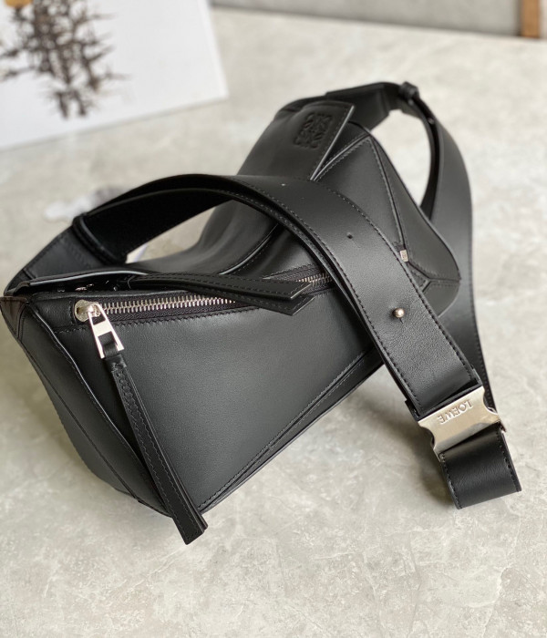 LOEWE Small Puzzle Bumbag-24*16*10.5cm