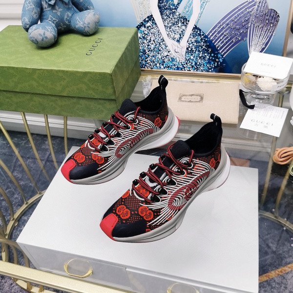 G*u*i run sneaker