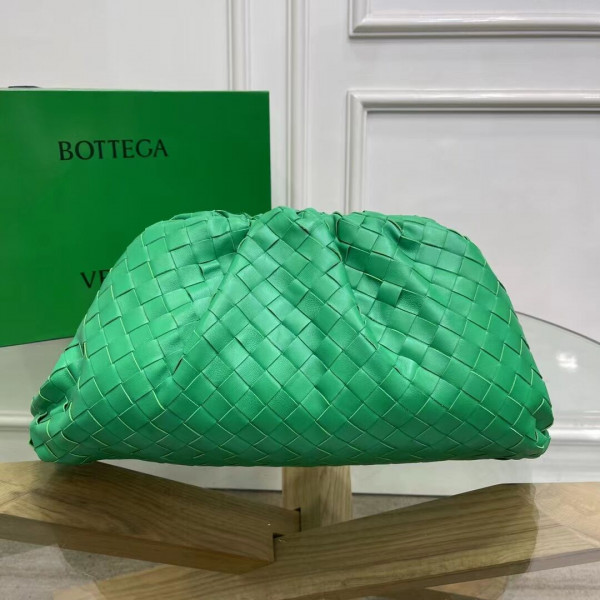 Bo*te*ga ve*ne*ta pouch