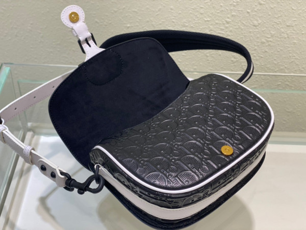 D*or bobby bag medium