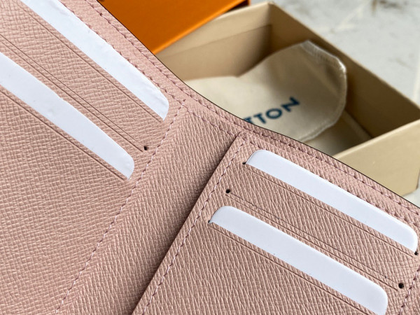 l**is V*t*n victorine wallet
