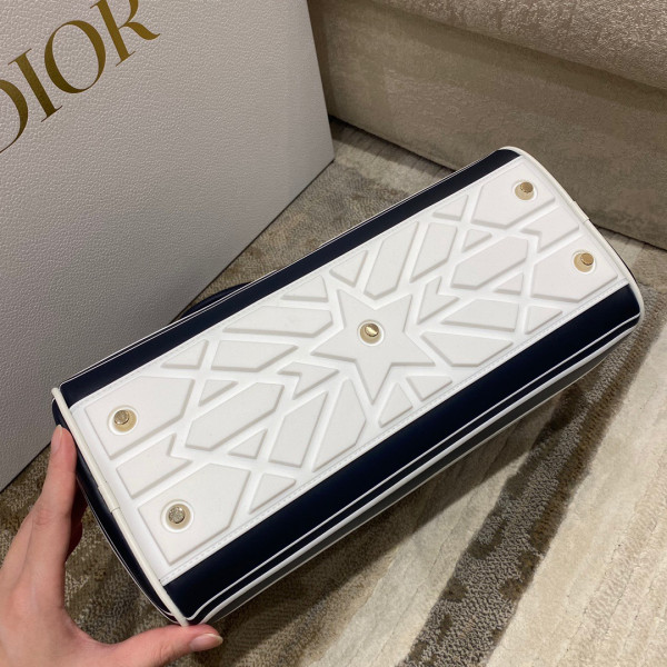 D*or medium vibe zip bowling bag