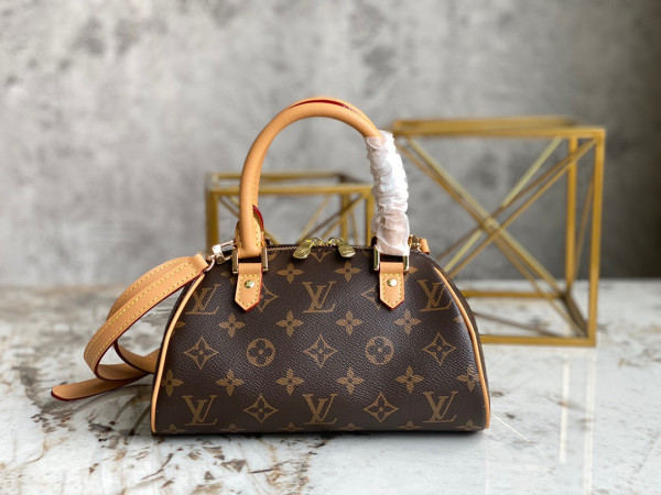 l**is V*t*n vintage bag