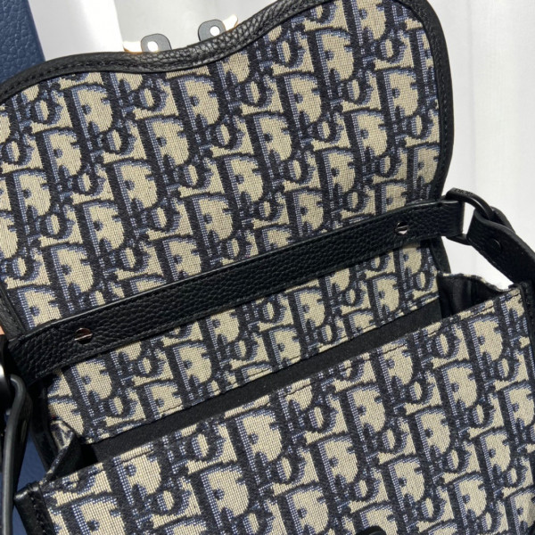 D*or gallop messenger bag