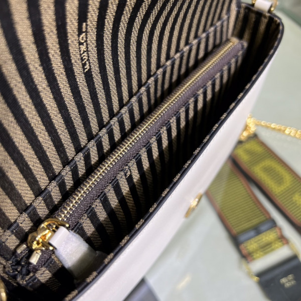 F**di wallet on chain with pouches