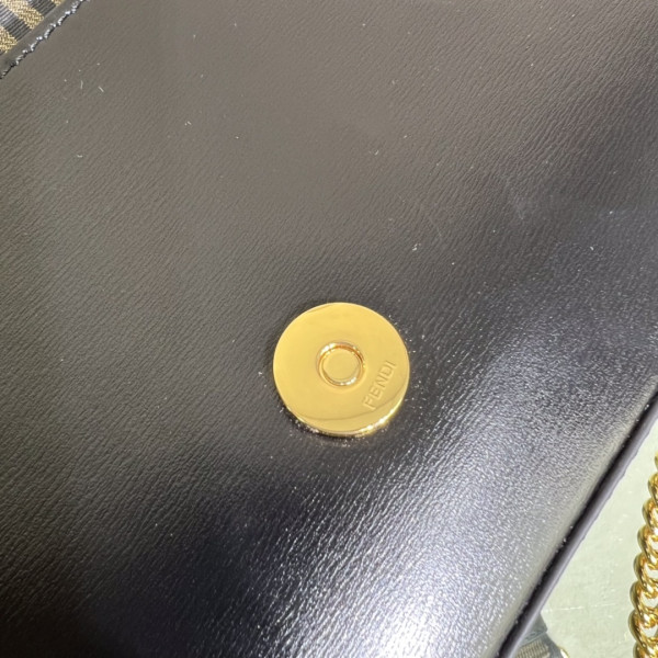 F**di wallet on chain with pouches