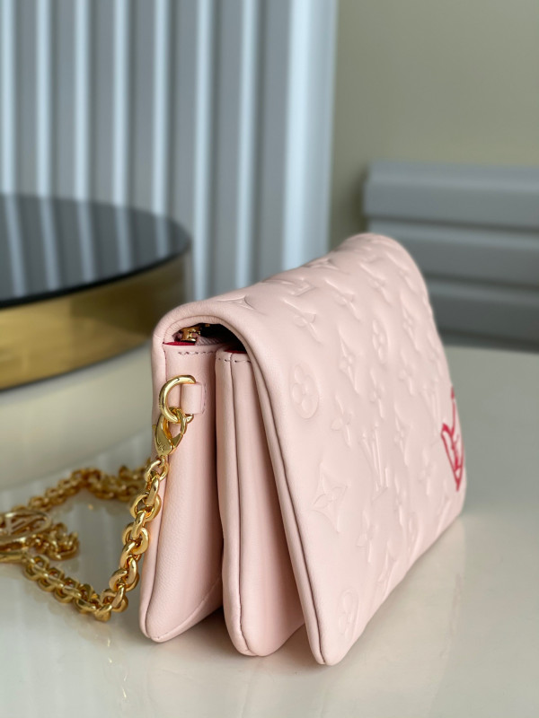 l**is V*t*n limited edition - pochette coussin