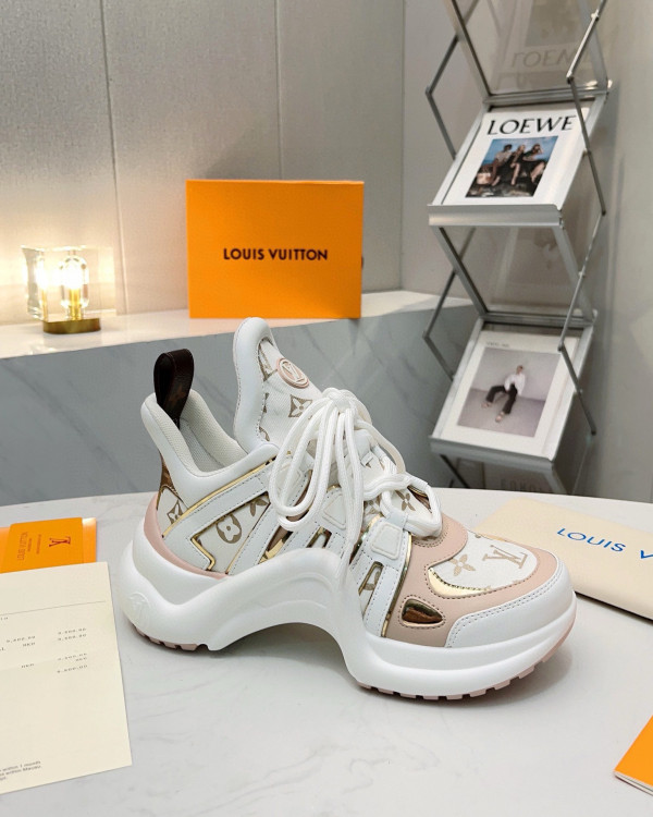 l**is V*t*n archlight sneaker