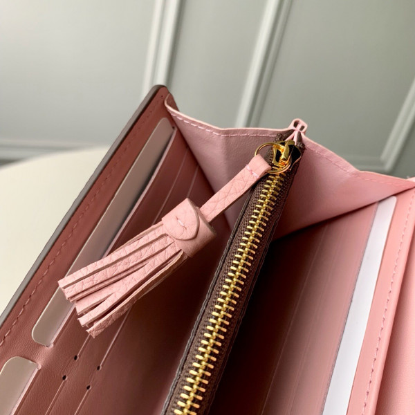 l**is V*t*n croisette wallet