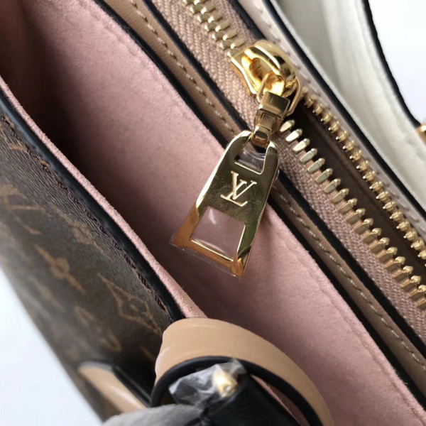 l**is V*t*n saintonge millefeuille m44255 camera shoulder bag
