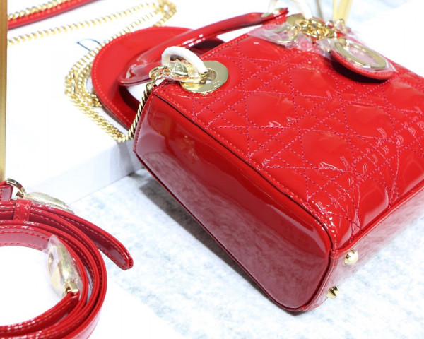 lady D*or mini with cow patent leather