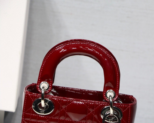 lady D*or mini with cow patent leather