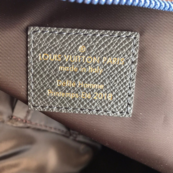 l**is V*t*n backpack