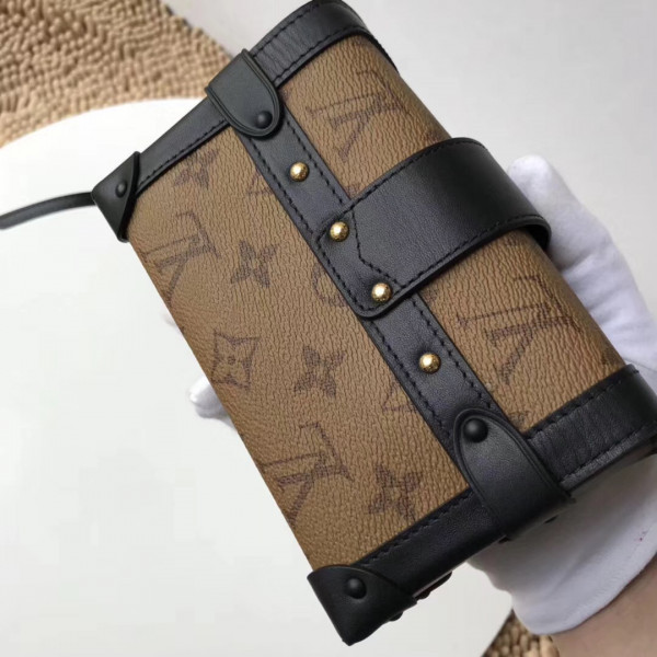 l**is V*t*n trunk clutch petite malle