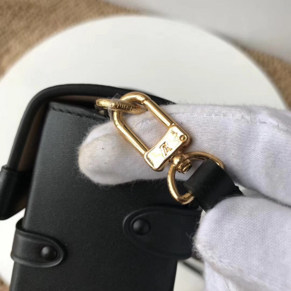 l**is V*t*n trunk clutch petite malle