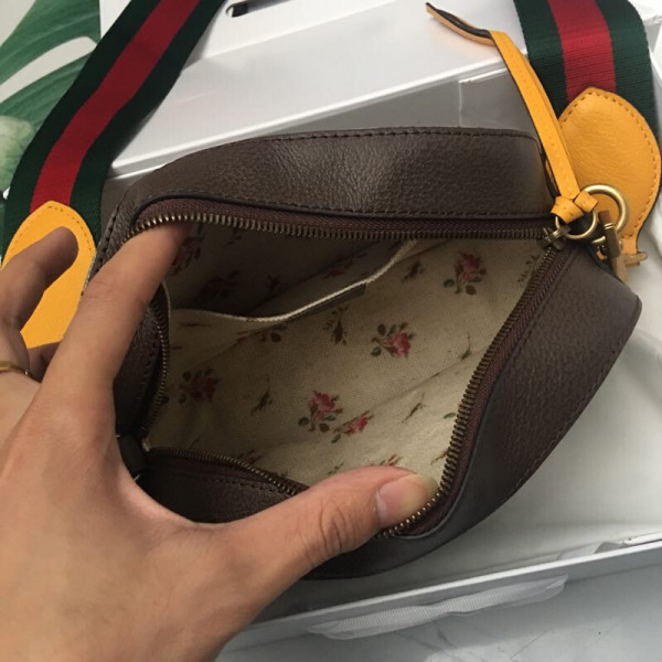 G*u*i gg messenger bag