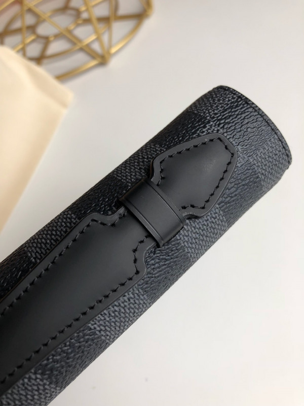 l**is V*t*n zippy xl wallet
