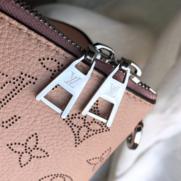 l**is V*t*n haumea bag