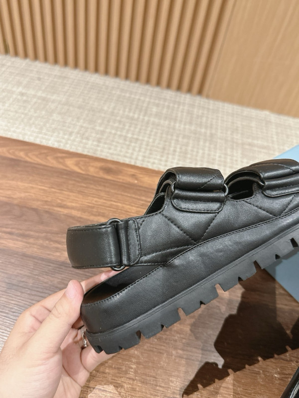Pra*a sandals