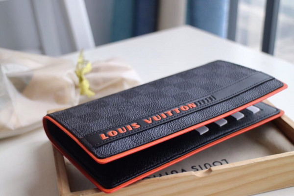l**is V*t*n brazza wallet
