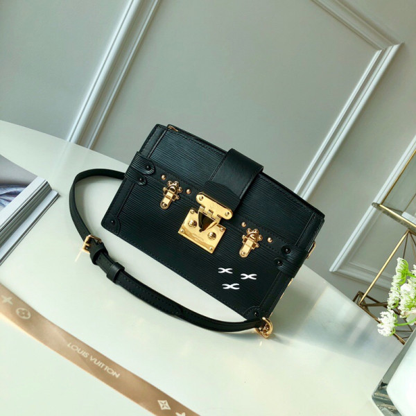 l**is V*t*n trunk clutch