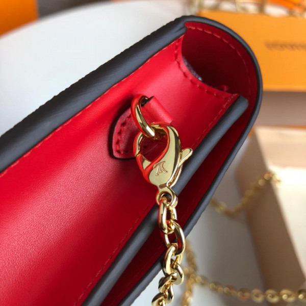 l**is V*t*n flore chain wallet