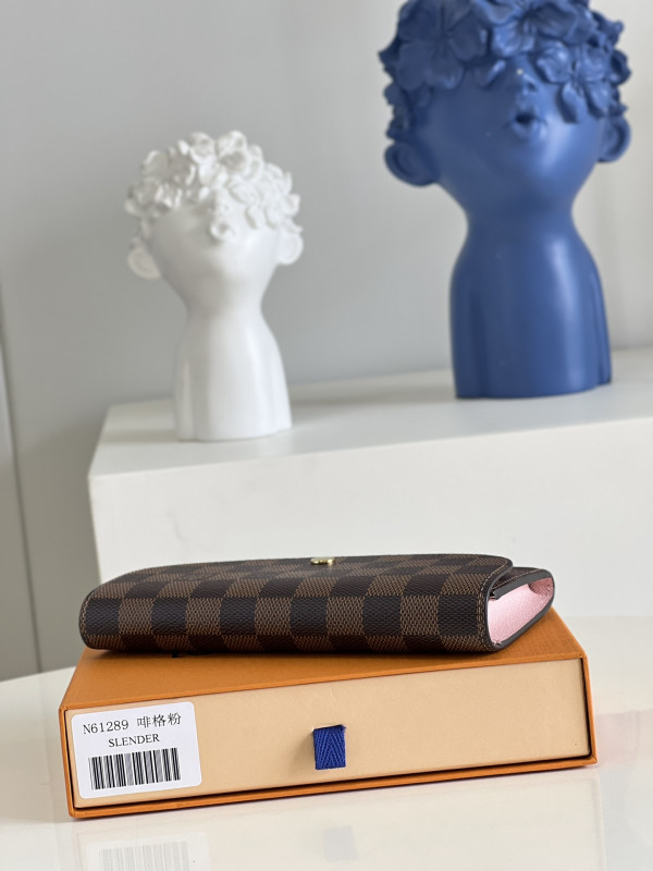 l**is V*t*n emilie wallet