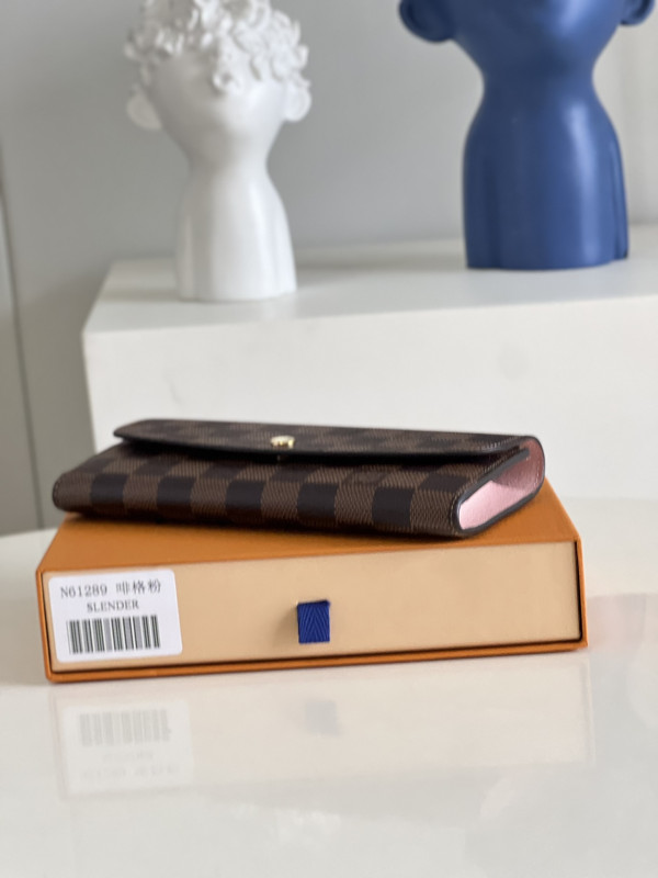 l**is V*t*n emilie wallet