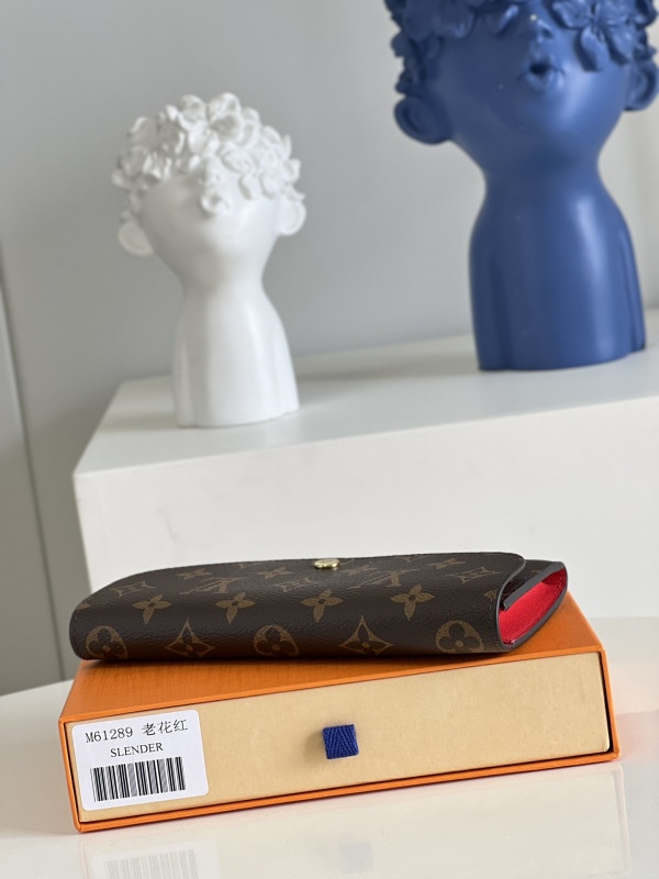 l**is V*t*n emilie wallet